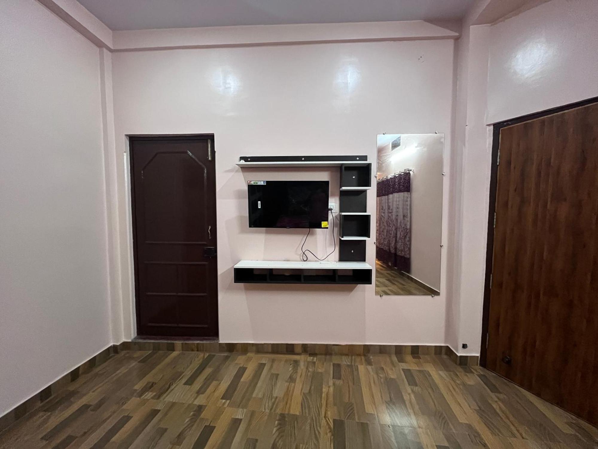 Trilok Residency - Dashashwamedh ורנאסי מראה חיצוני תמונה